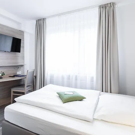 Hotel 2020 4*