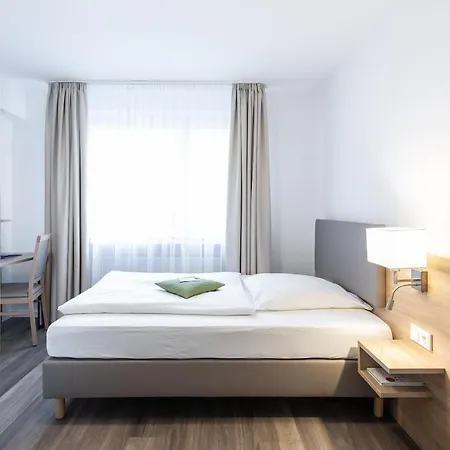 Hotel 2020