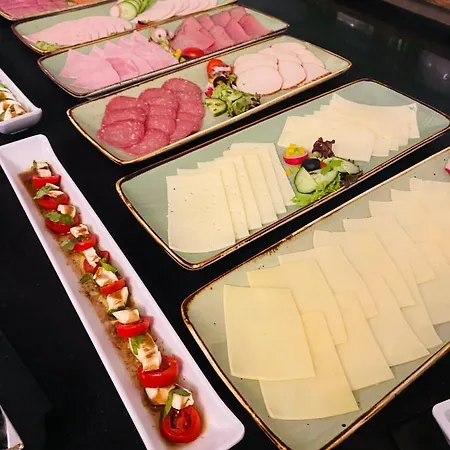 2020 Hotel