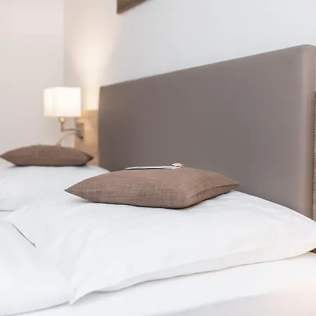 2020 Hotel